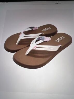 Ladies Flojis flip flop/ NWOT size 9